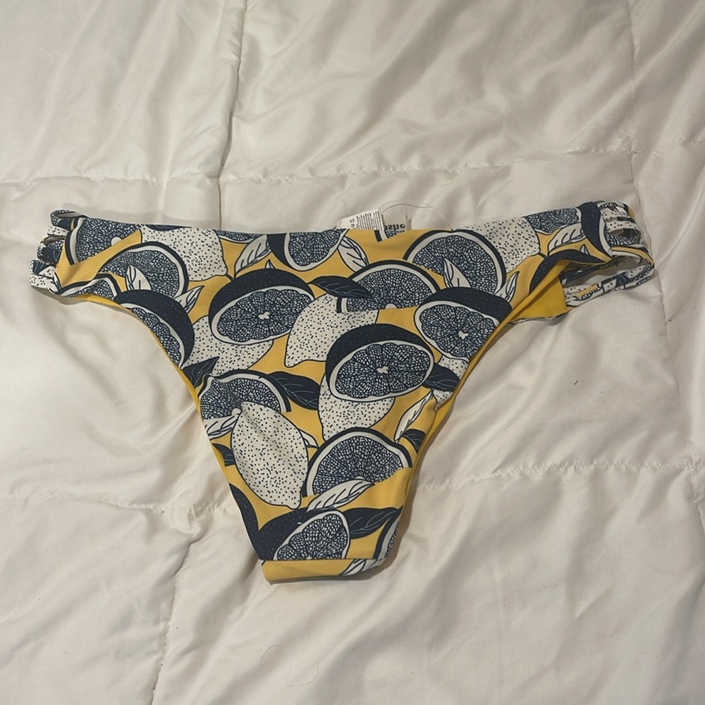 Lot of 3 Bikini Bottoms*Mix & Match New with Tags*Womens size Large - Picture 3 of 7